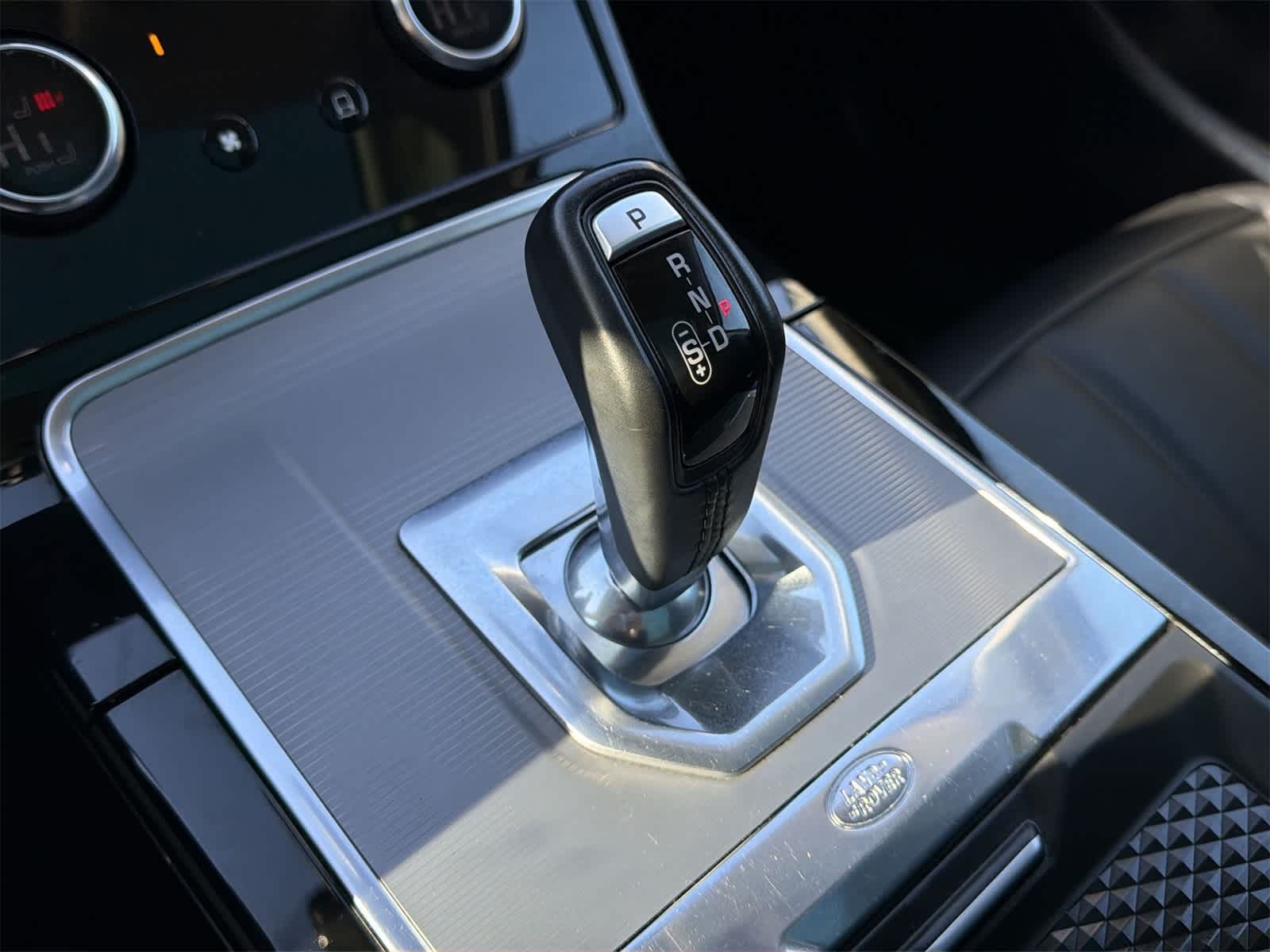 Thumbnail: 2020 Land Rover Range Rover Evoque - 25