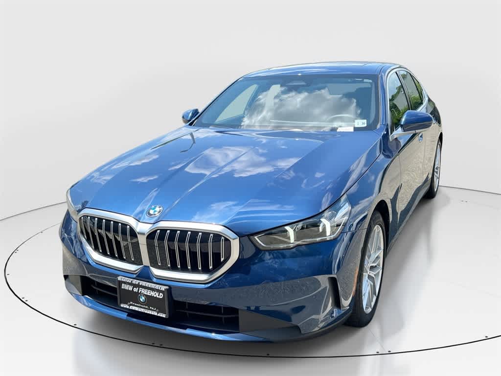 Thumbnail: 2025 BMW 5 Series - 1
