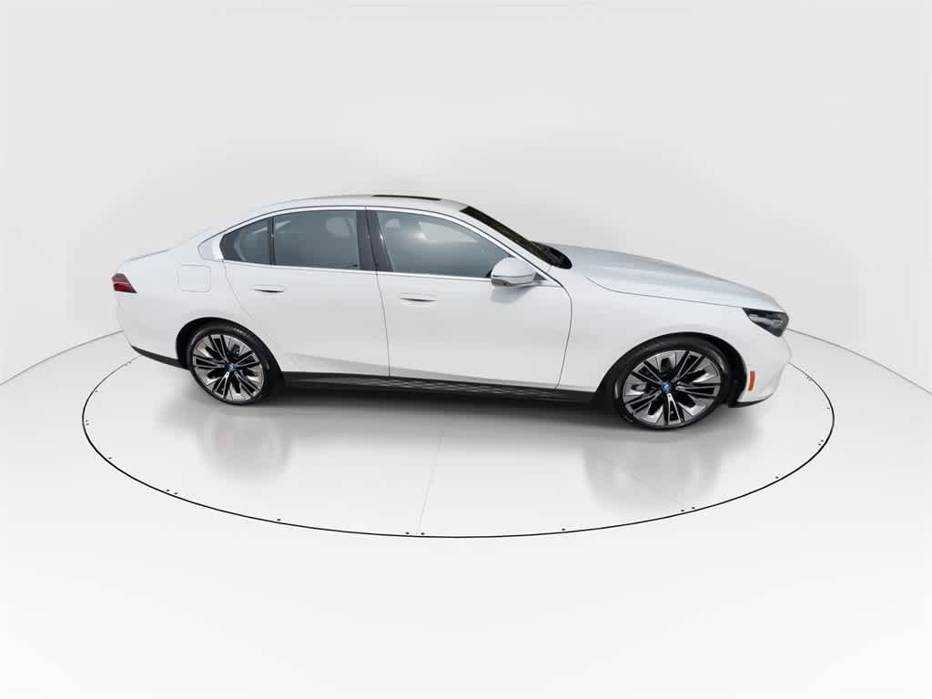 Thumbnail: 2025 BMW i5 - 9