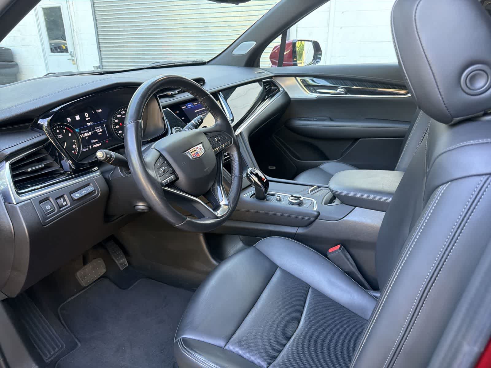 Thumbnail: 2023 Cadillac XT6 - 9