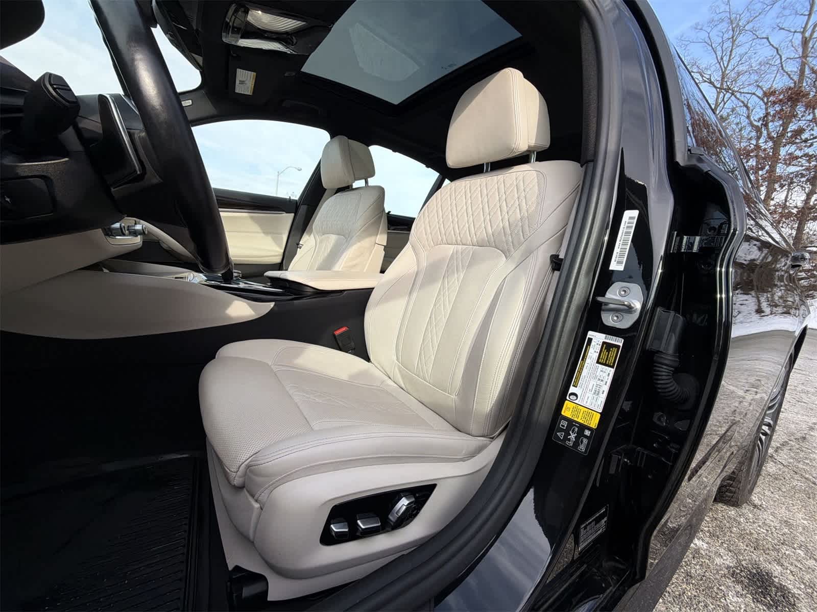 Thumbnail: 2019 BMW 5 Series - 19