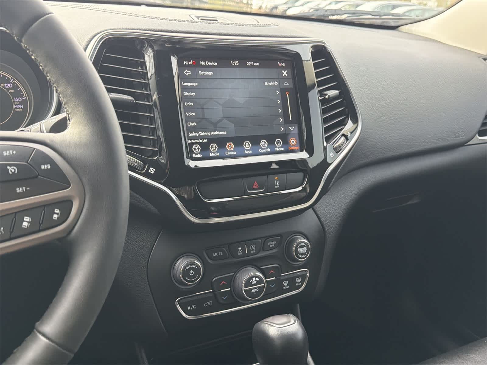 Thumbnail: 2022 Jeep Cherokee - 24