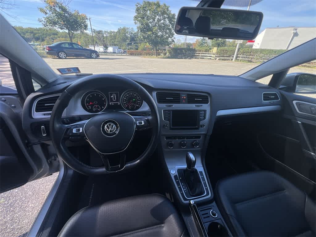 Thumbnail: 2017 Volkswagen Golf - 18