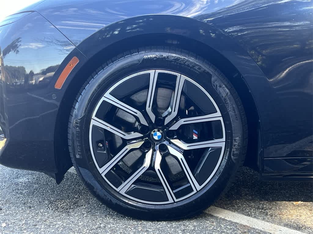 Thumbnail: 2025 BMW i7 - 16