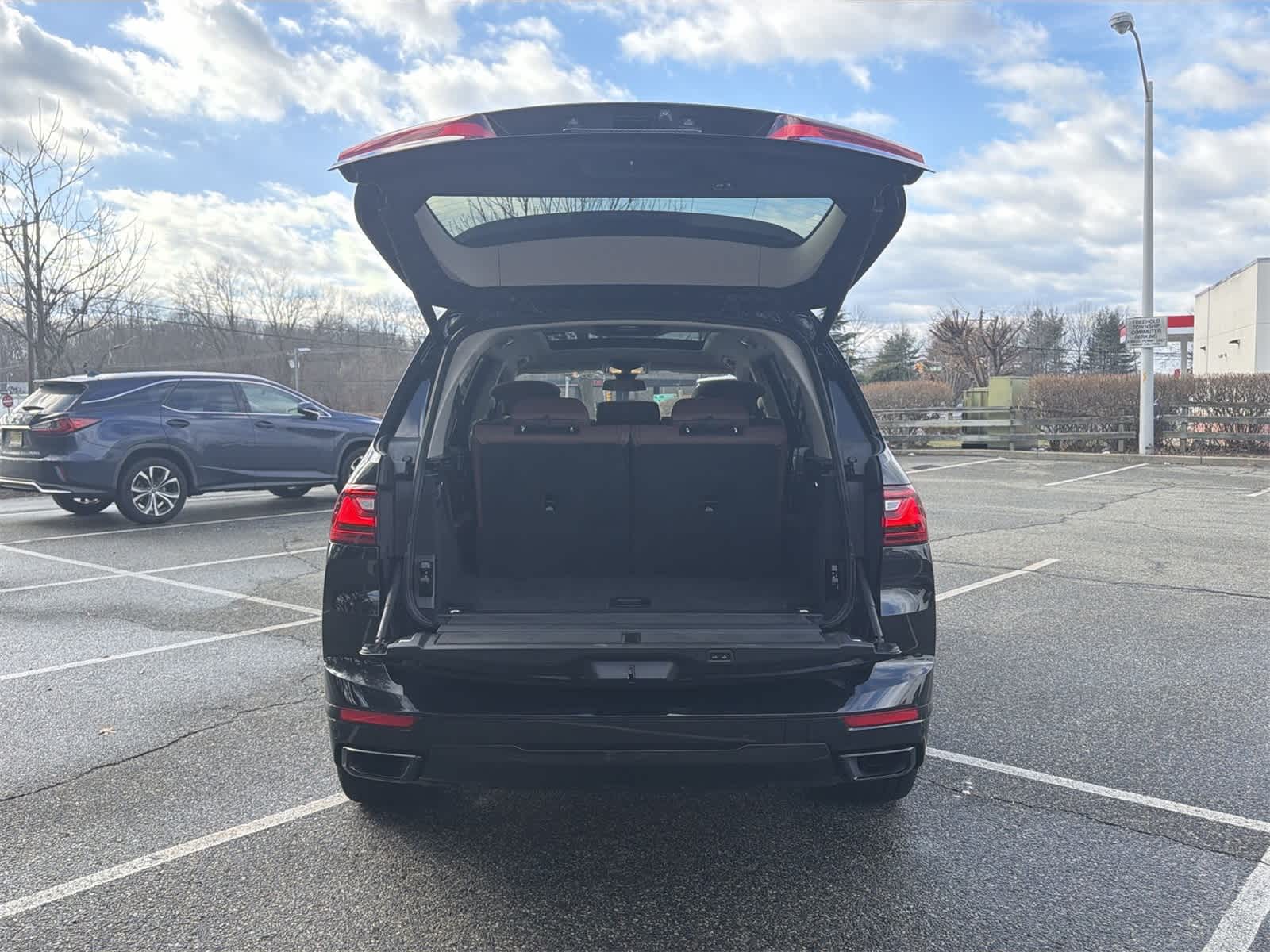 Thumbnail: 2022 BMW X7 - 27