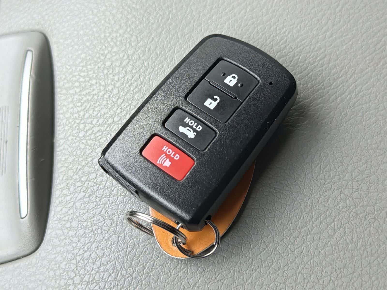 Thumbnail: 2014 Toyota Highlander - 27