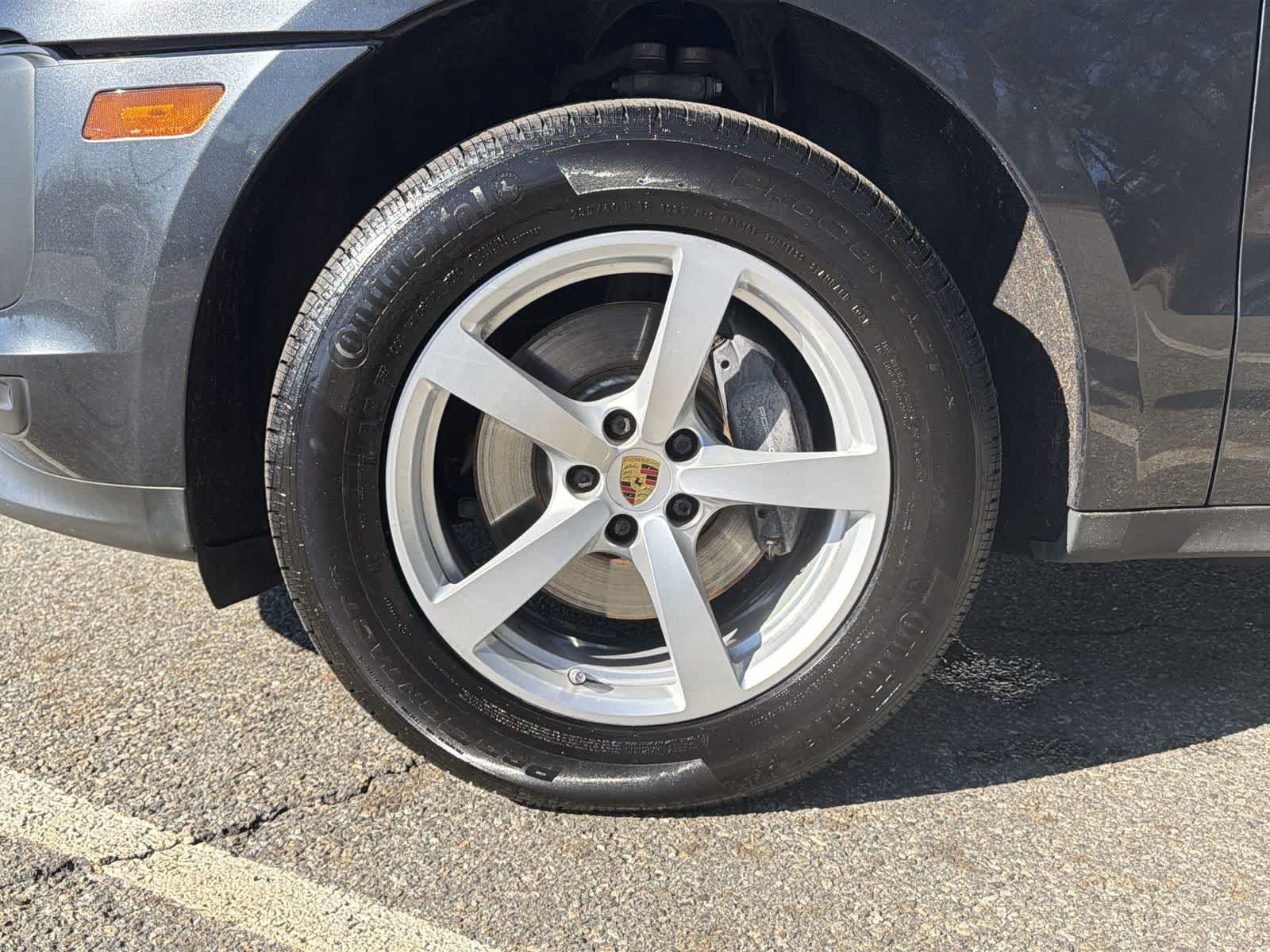 Thumbnail: 2020 Porsche Macan - 16