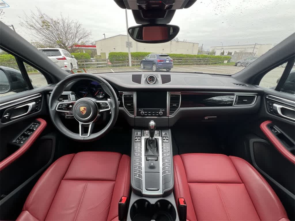 2016 Porsche Macan S 18