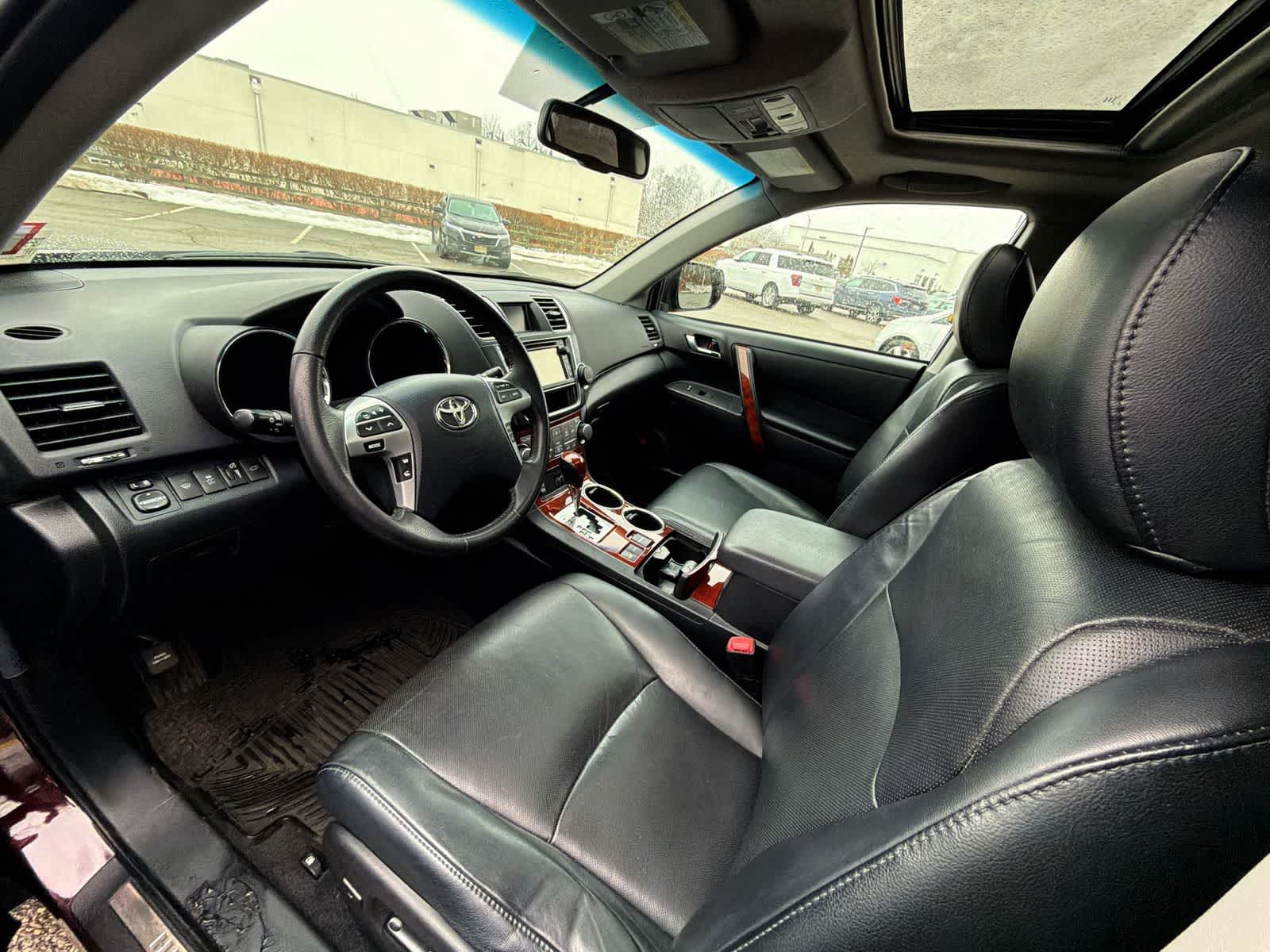 Thumbnail: 2013 Toyota Highlander - 10