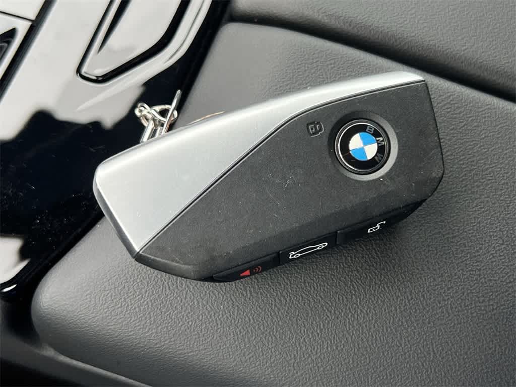 Thumbnail: 2025 BMW i5 - 28