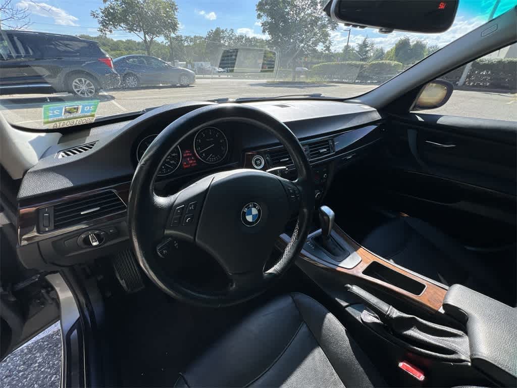 Thumbnail: 2011 BMW 3 Series - 18