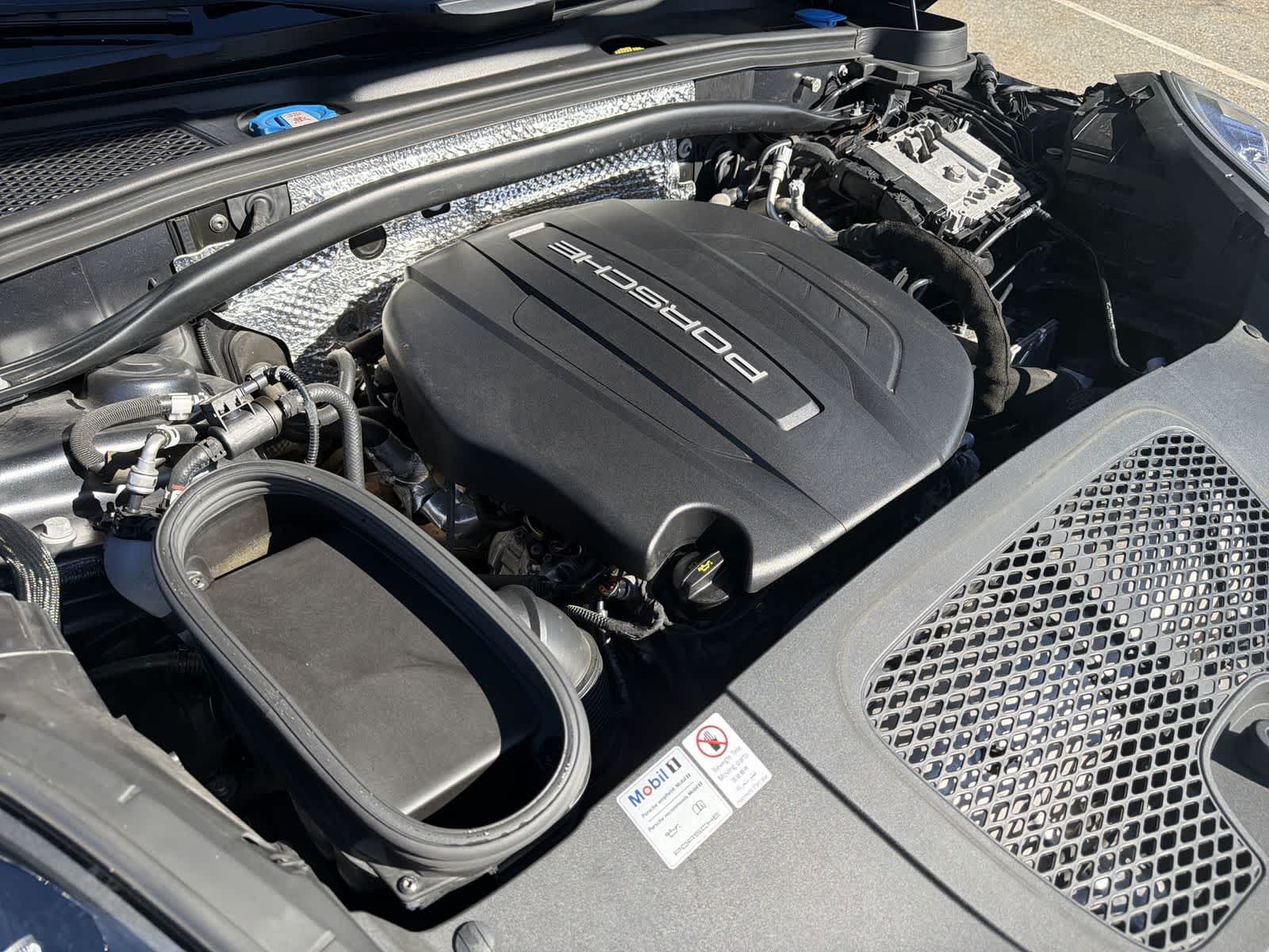 Thumbnail: 2020 Porsche Macan - 17