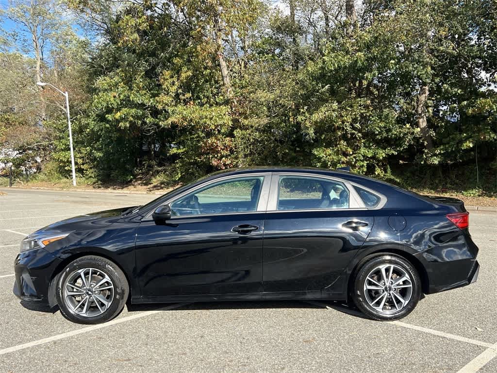 Thumbnail: 2023 Kia Forte - 11