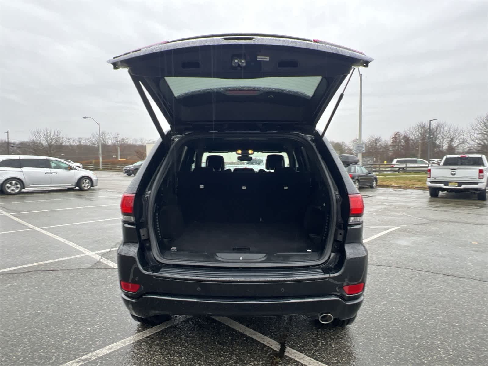 Thumbnail: 2017 Jeep Grand Cherokee - 27