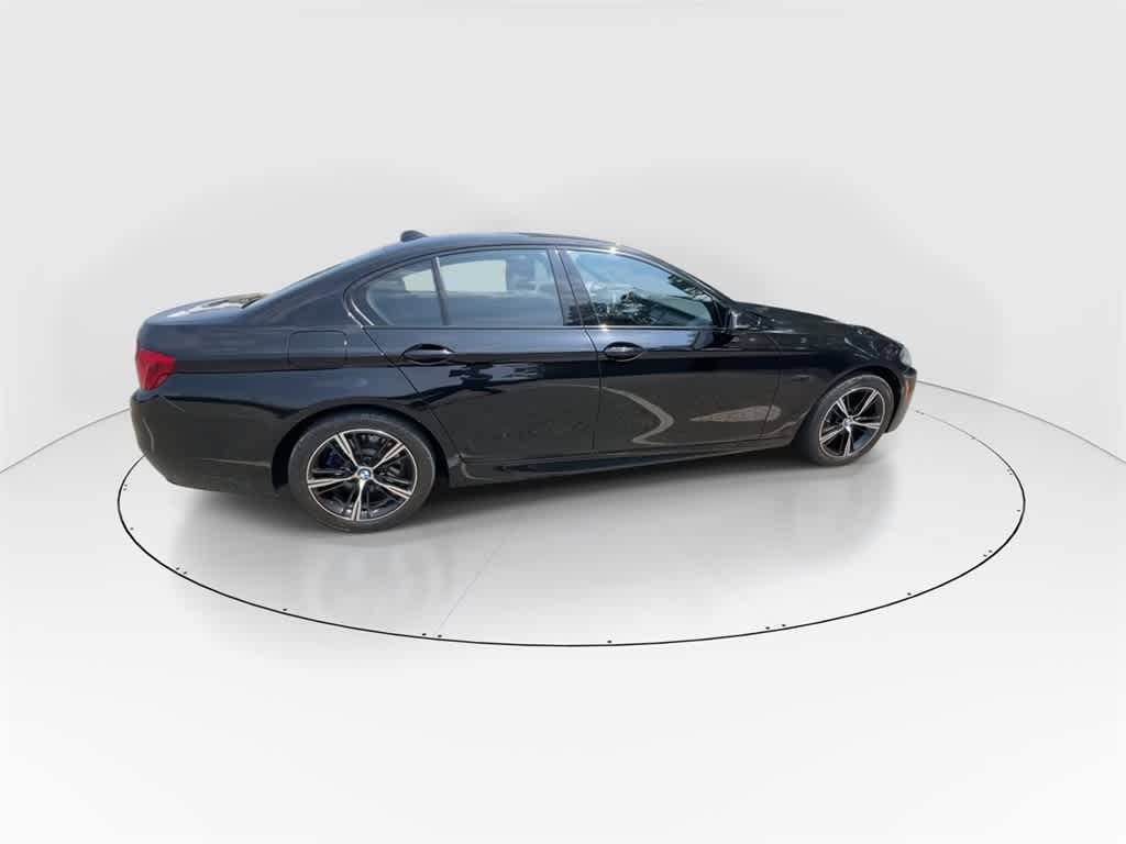 Thumbnail: 2016 BMW 5 Series - 9