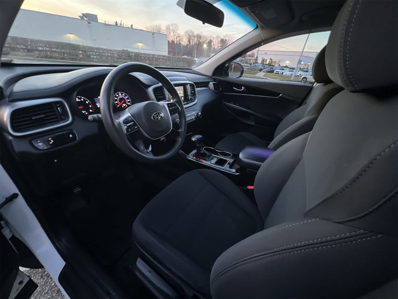 Thumbnail: 2020 Kia Sorento - 10