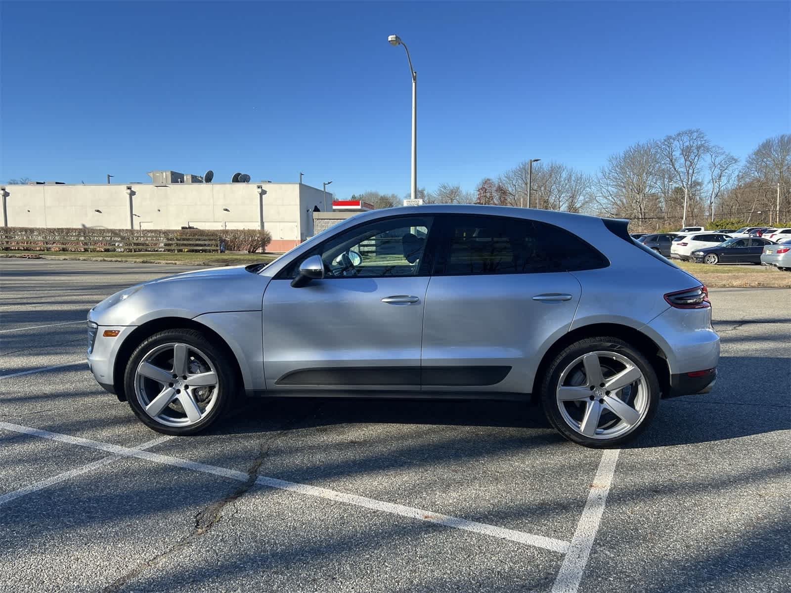 Thumbnail: 2017 Porsche Macan - 11