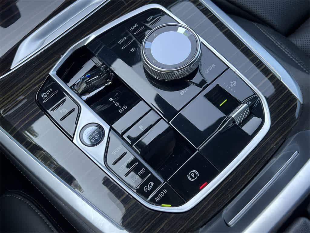 Thumbnail: 2023 BMW X7 - 25