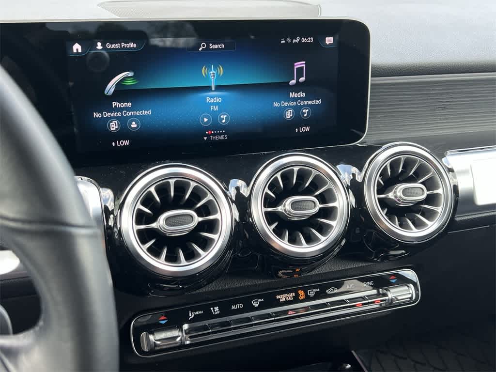 Thumbnail: 2021 Mercedes-Benz GLB - 24