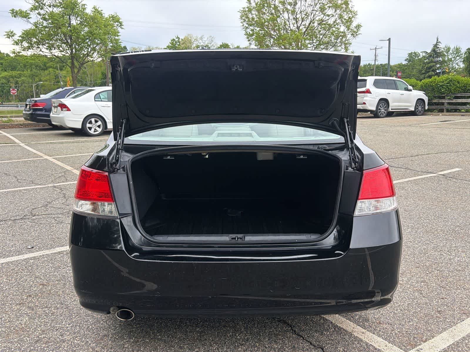 Thumbnail: 2011 Subaru Legacy - 27