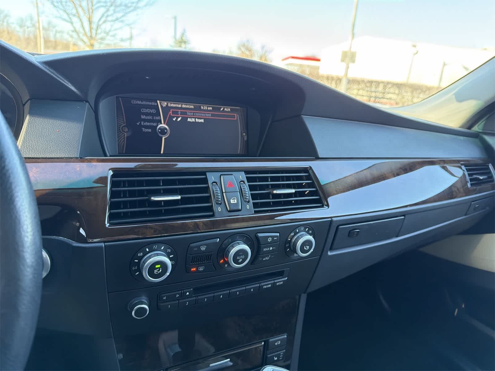 Thumbnail: 2010 BMW 5 Series - 24