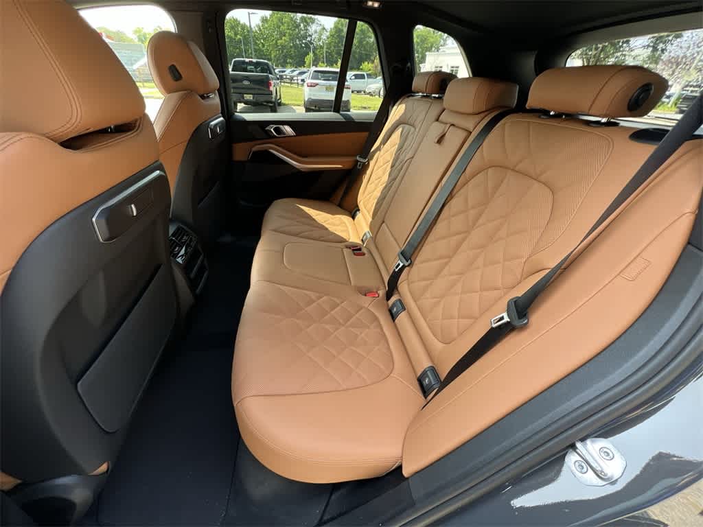 Thumbnail: 2026 BMW X5 - 21