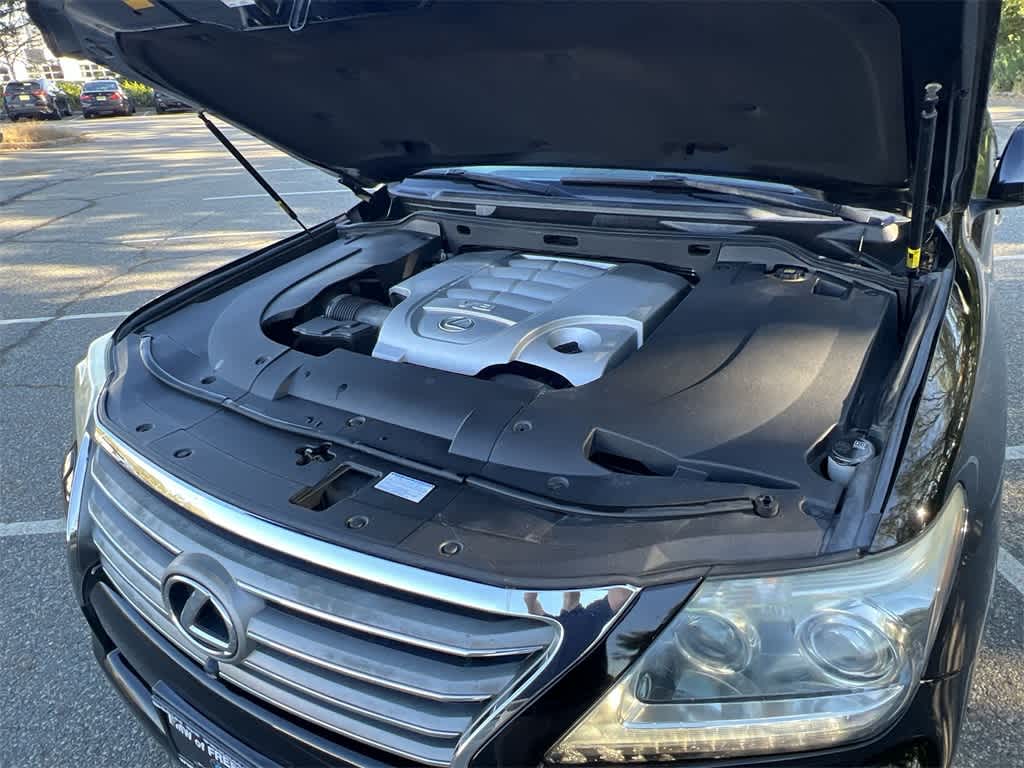 Thumbnail: 2015 Lexus LX - 17