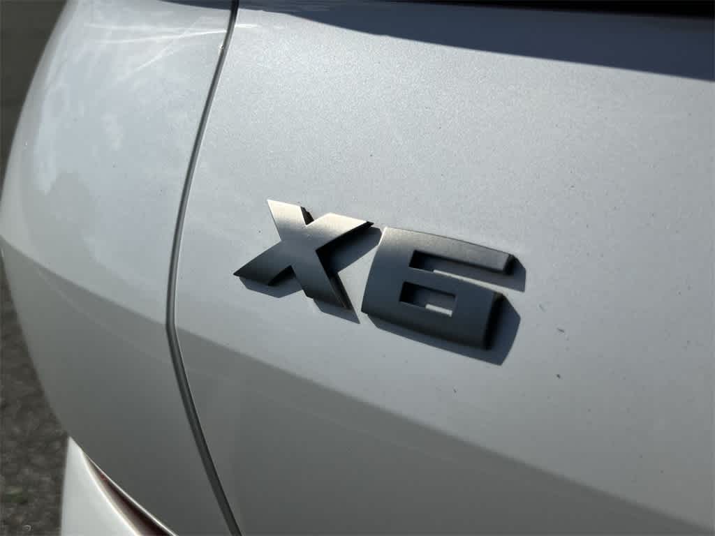 Thumbnail: 2022 BMW X6 - 15