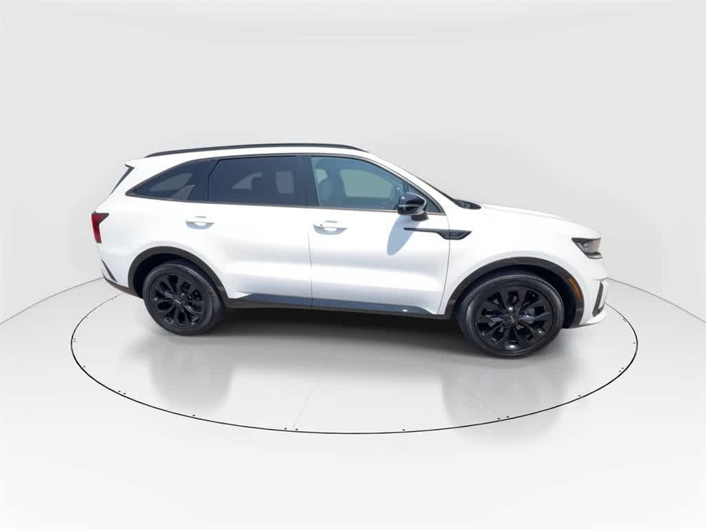 Thumbnail: 2023 Kia Sorento - 9