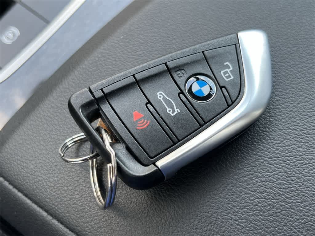 Thumbnail: 2022 BMW 3 Series - 28