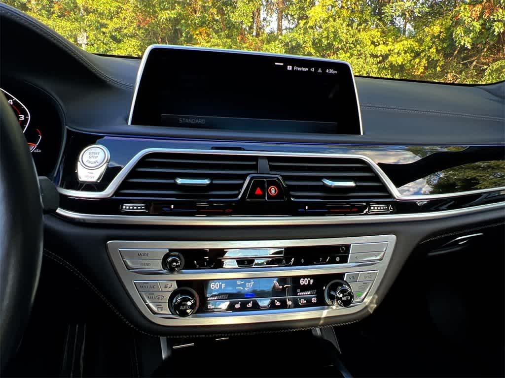 Thumbnail: 2022 BMW 7 Series - 24