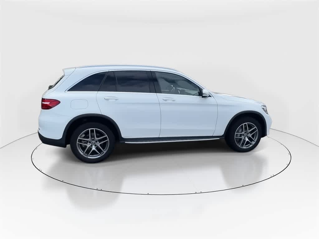 2019 Mercedes Benz GLC 300 4MATIC photo 2