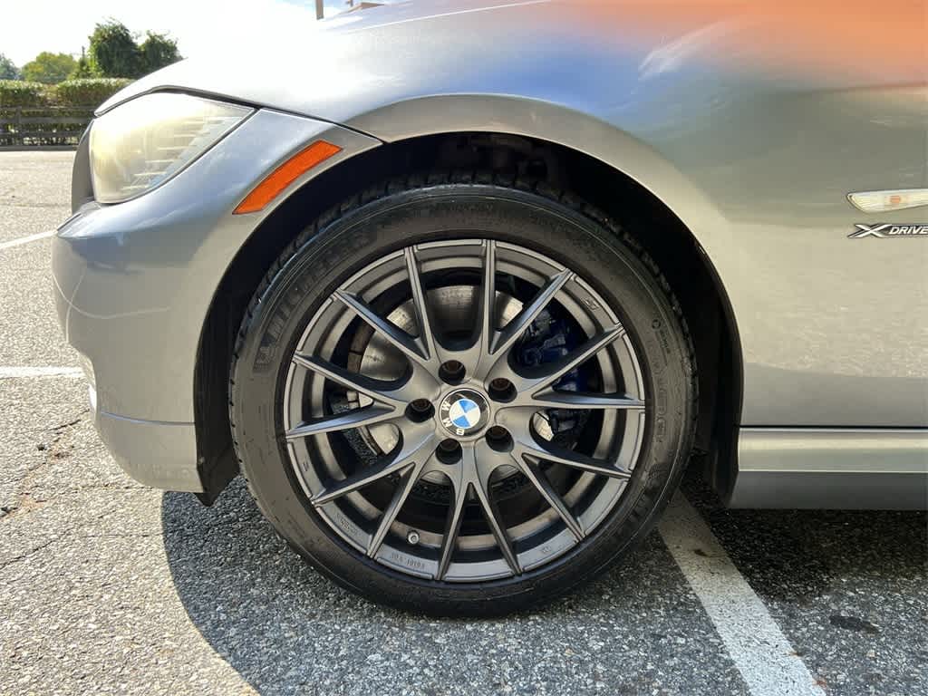 Thumbnail: 2011 BMW 3 Series - 16
