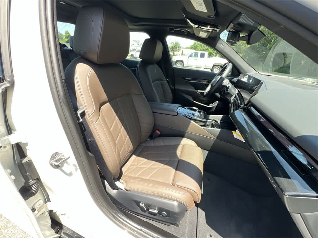 Thumbnail: 2024 BMW i5 - 22