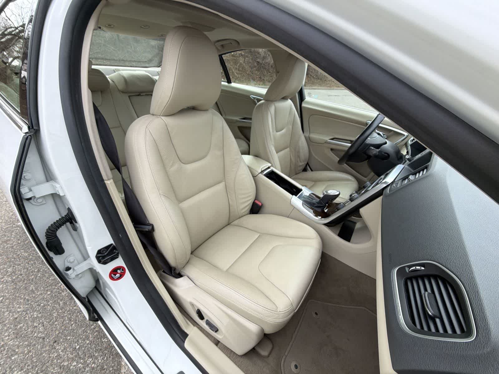 Thumbnail: 2013 Volvo S60 - 22