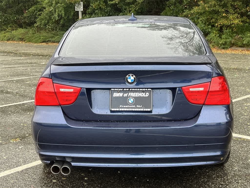 Thumbnail: 2011 BMW 3 Series - 13