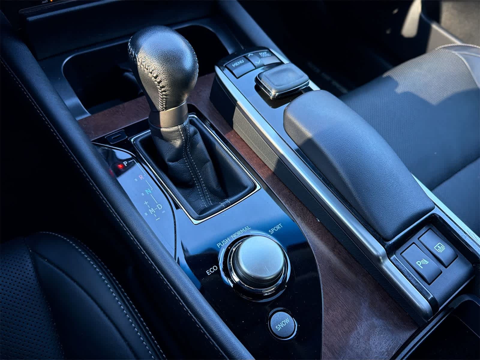 Thumbnail: 2015 Lexus GS - 25