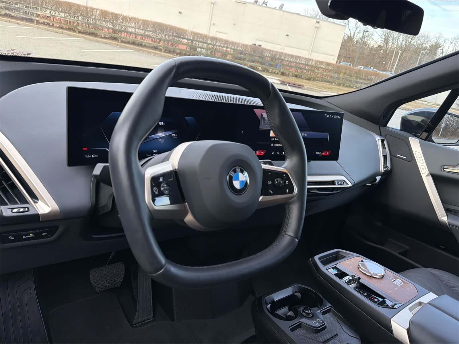 Thumbnail: 2026 BMW iX - 22