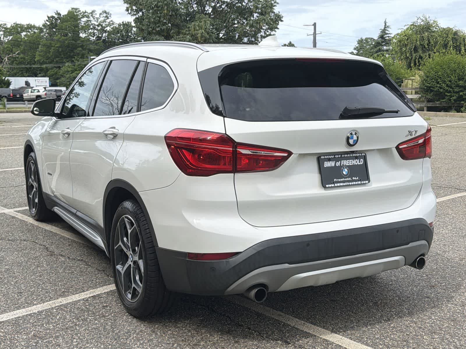 Thumbnail: 2016 BMW X1 - 11