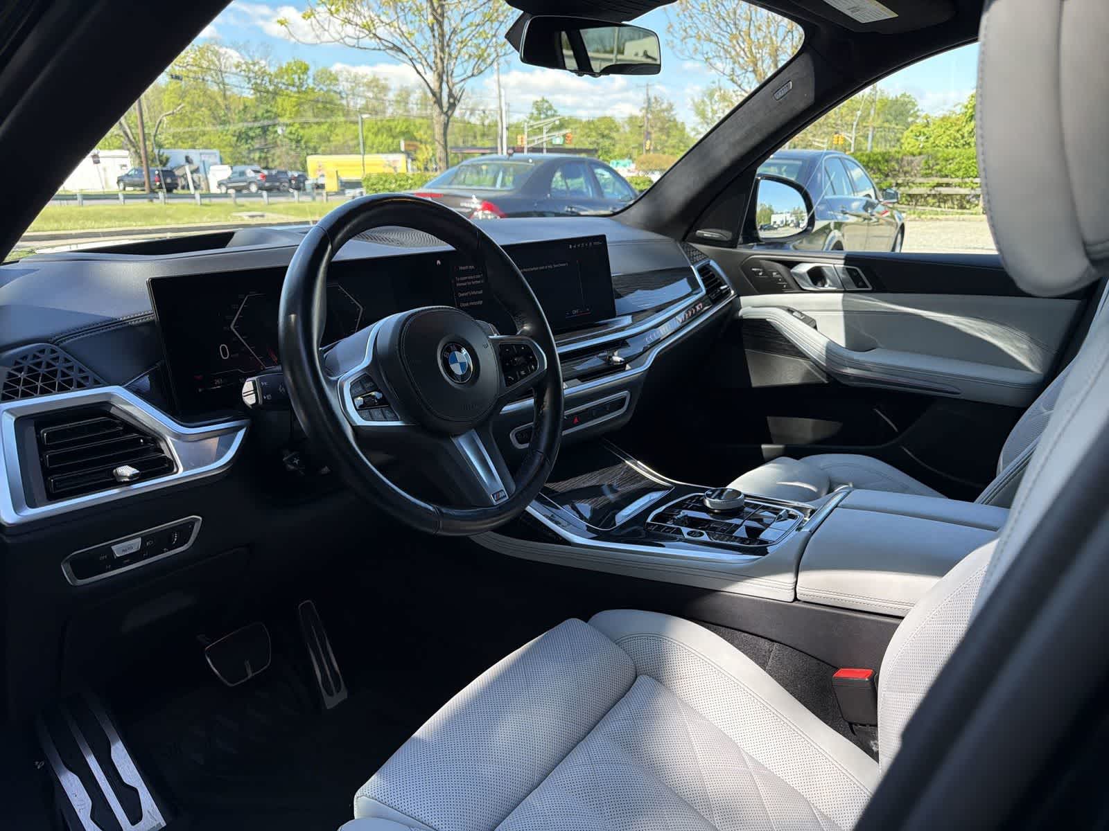 Thumbnail: 2023 BMW X7 - 10