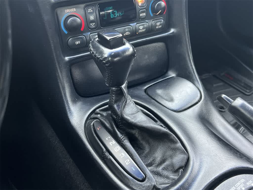 2001 Chevrolet Corvette Base 23