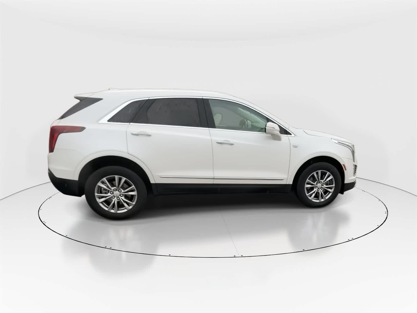 Thumbnail: 2022 Cadillac XT5 - 2