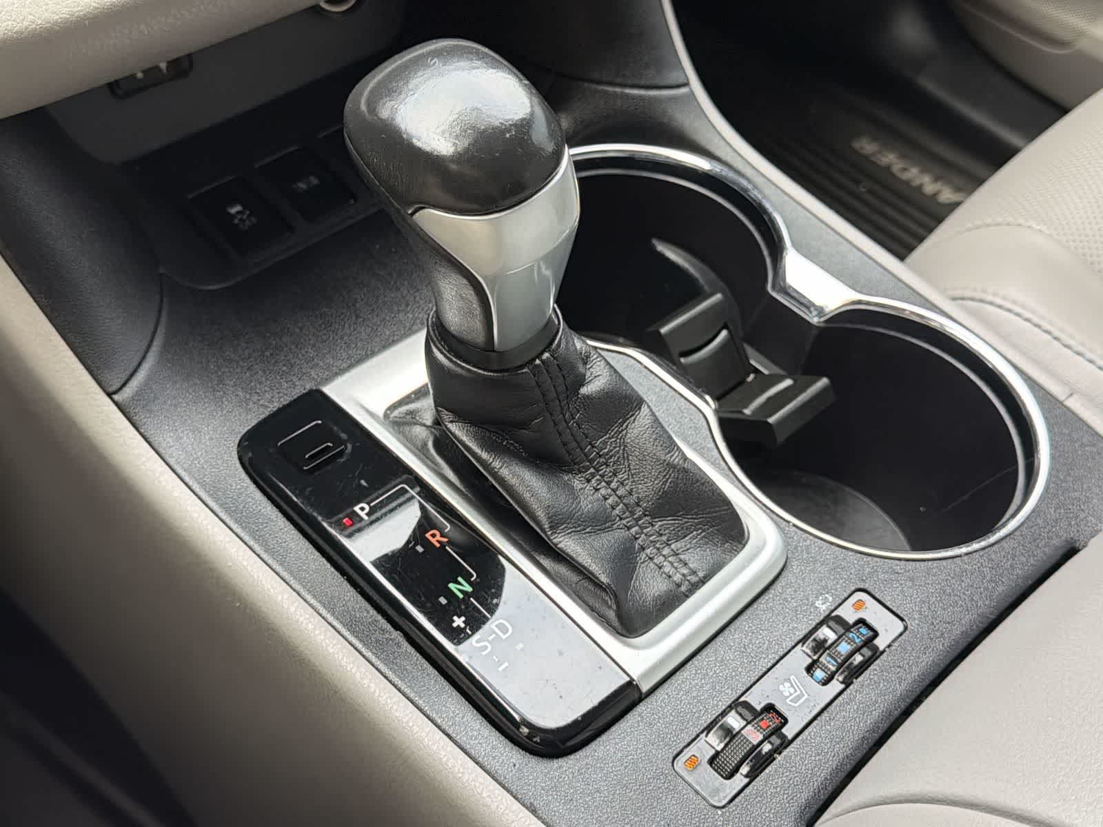 Thumbnail: 2014 Toyota Highlander - 24