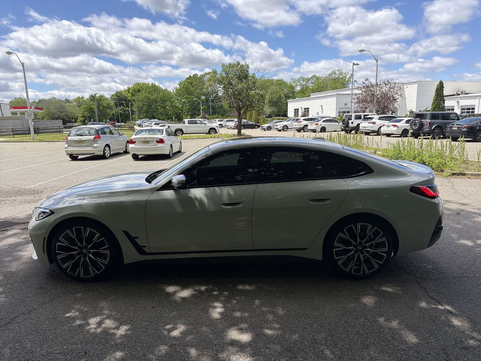 Thumbnail: 2023 BMW 4 Series - 10