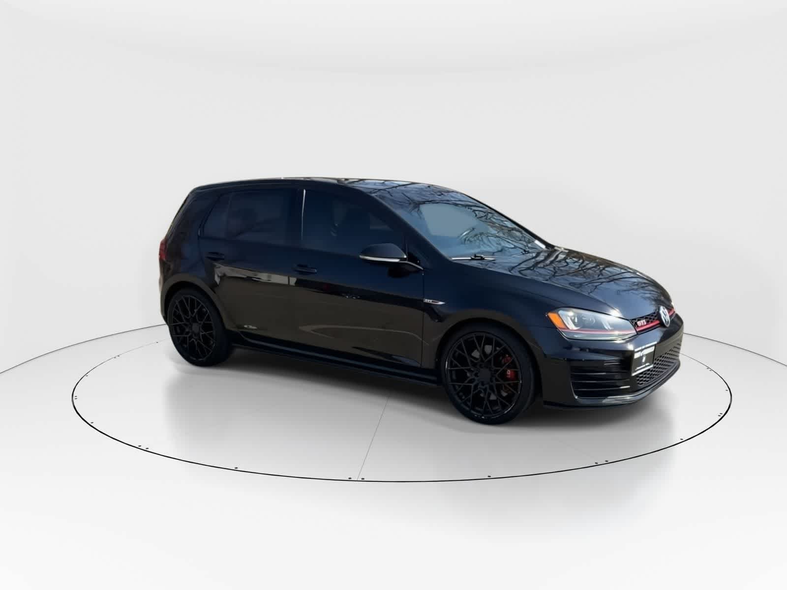 Thumbnail: 2017 Volkswagen Golf - 6