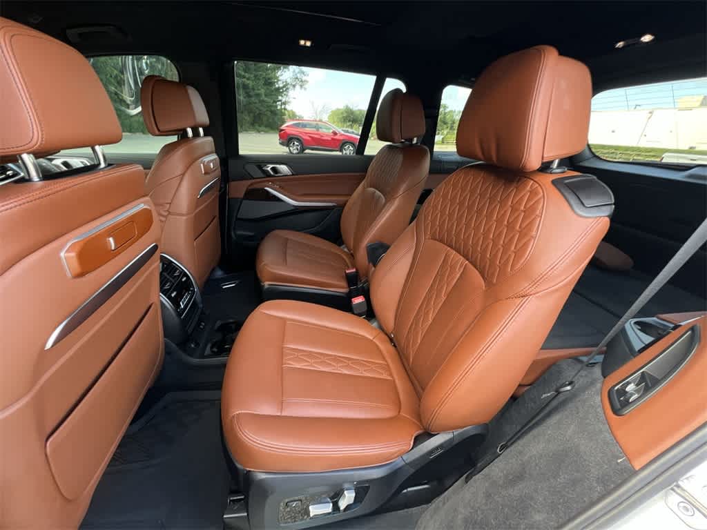 Thumbnail: 2024 BMW X7 - 21