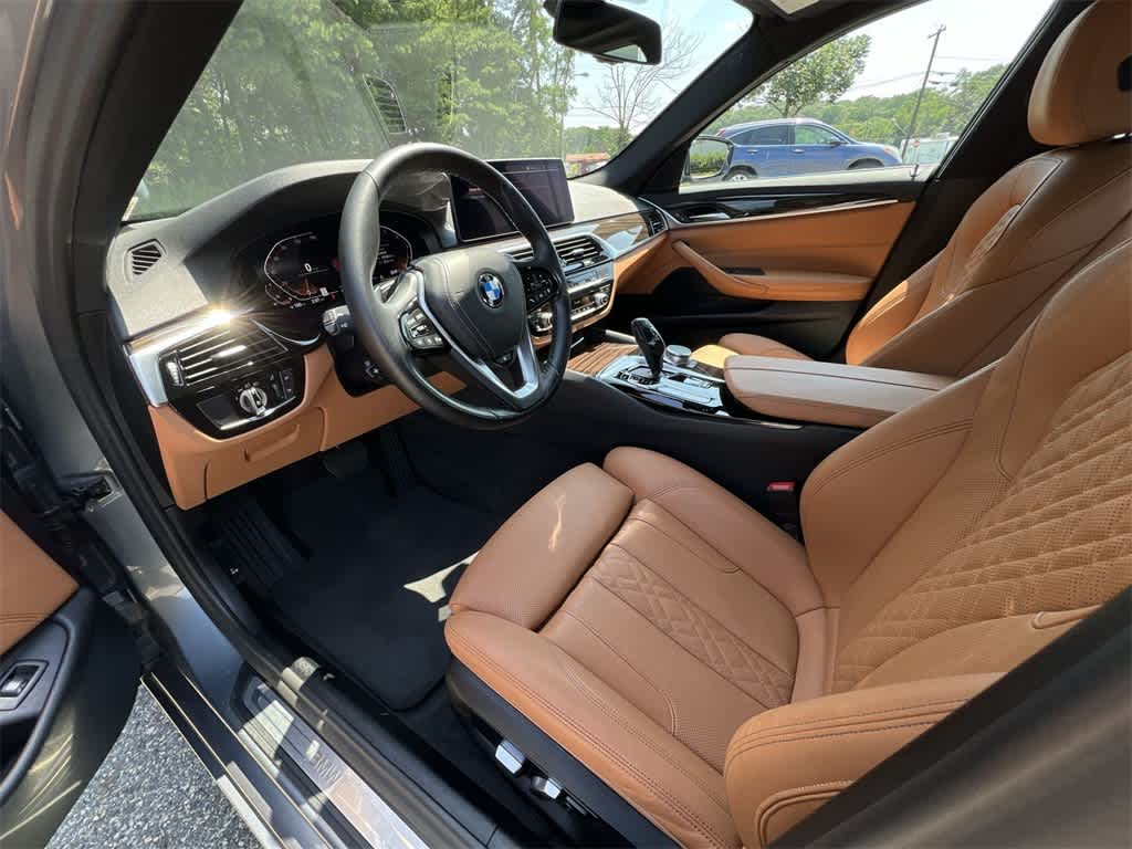 Thumbnail: 2022 BMW 5 Series - 10