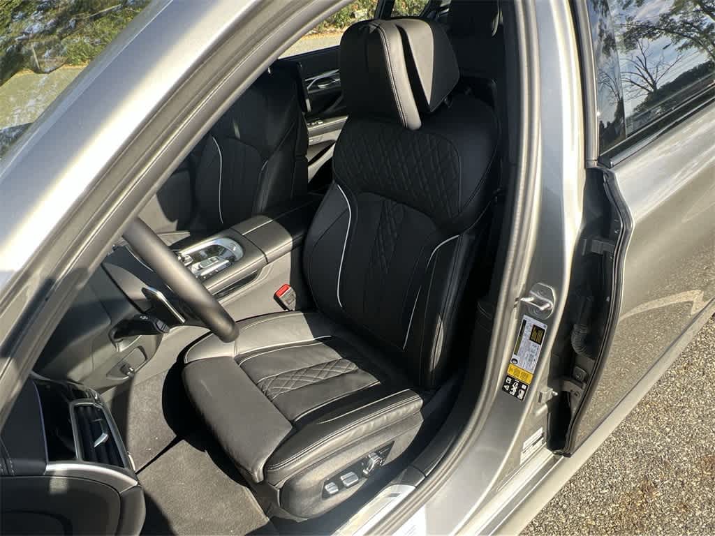 Thumbnail: 2022 BMW 7 Series - 19