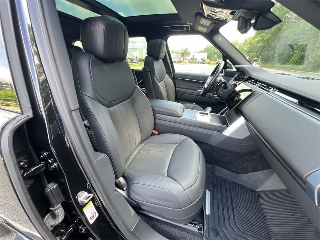 Thumbnail: 2025 Land Rover Range Rover - 21