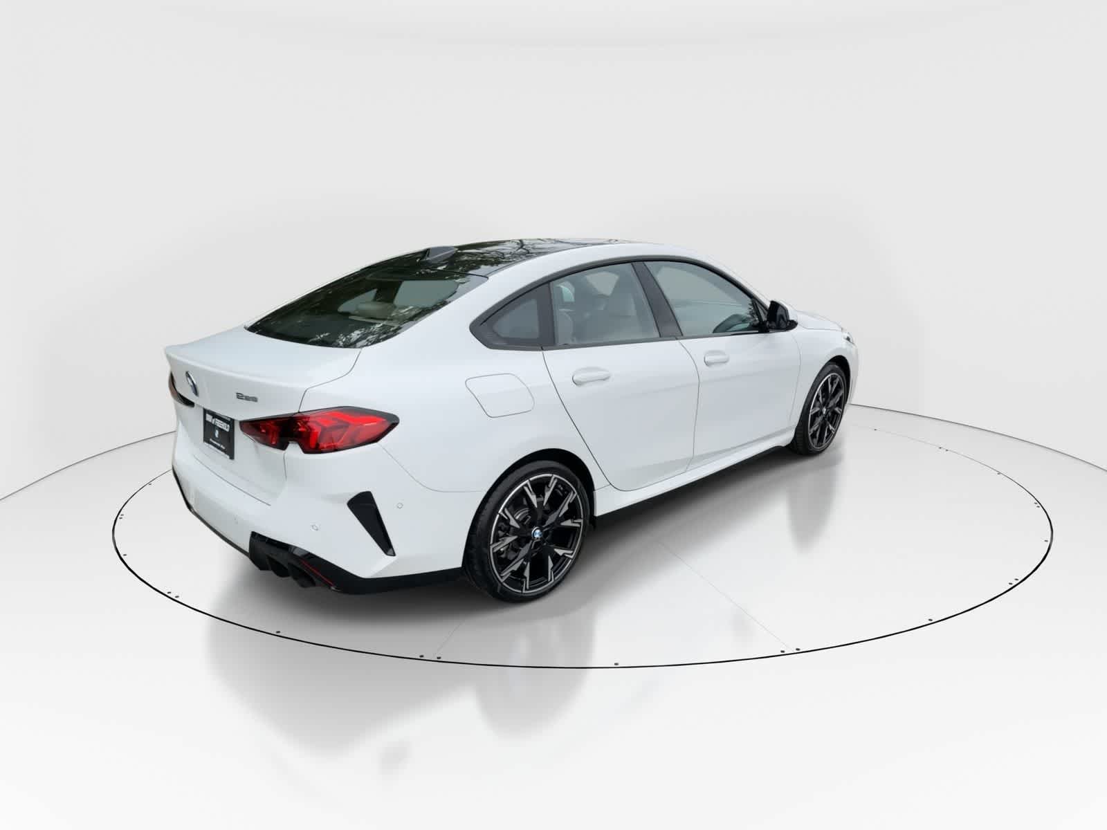 Thumbnail: 2025 BMW 2 Series - 8